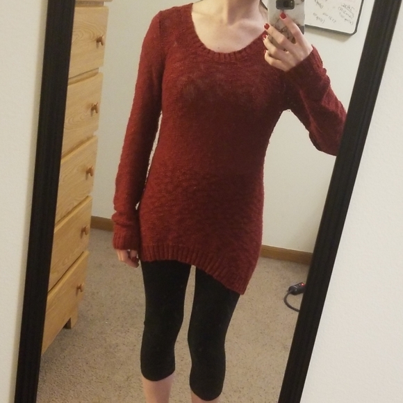 Red sweater - Picture 2 of 7